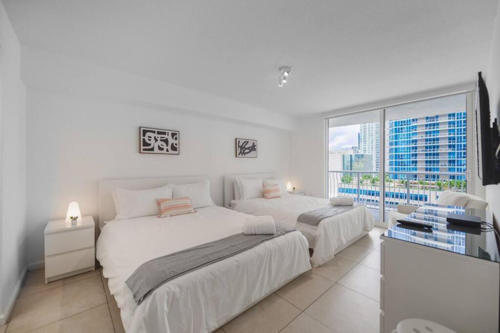 Amazing High-rise @brickell With Pool Miami