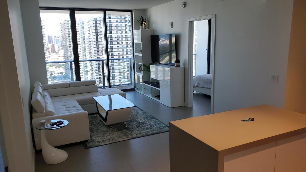 Canvas * Miami