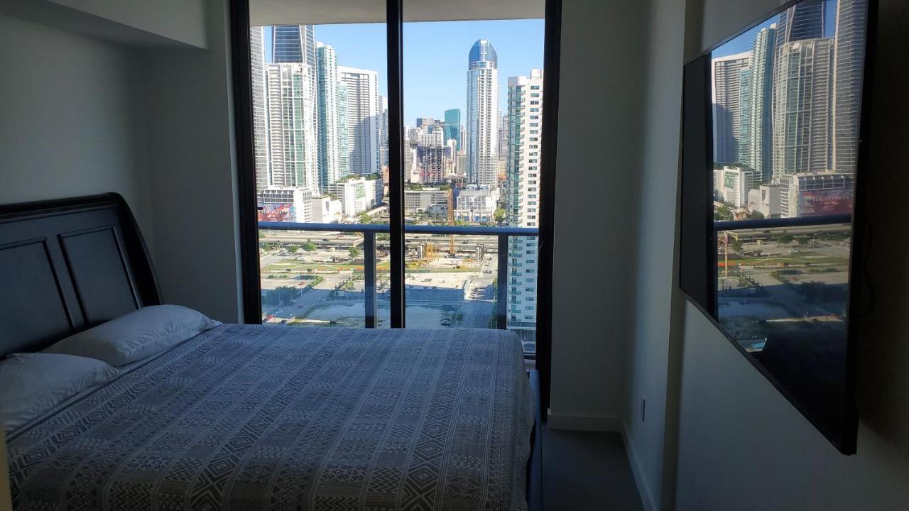 Canvas * Miami