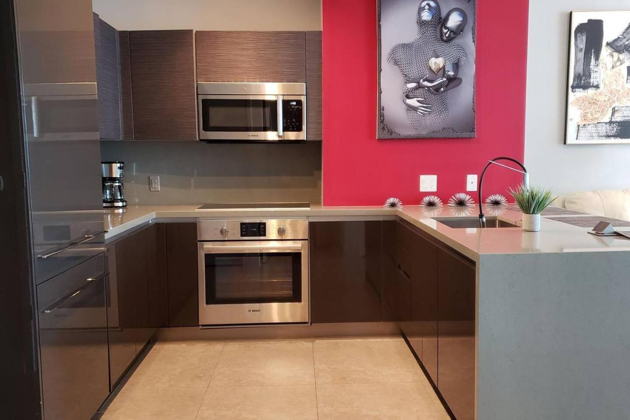 Amazing Located In Upscale-prime Location. Walking Distance To Restaurant