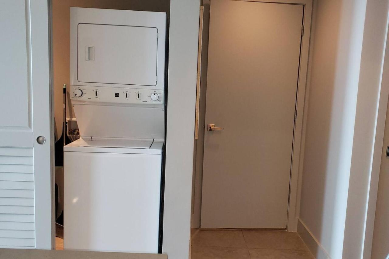 Amazing Located In Upscale-prime Location. Walking Distance To Restaurant Miami