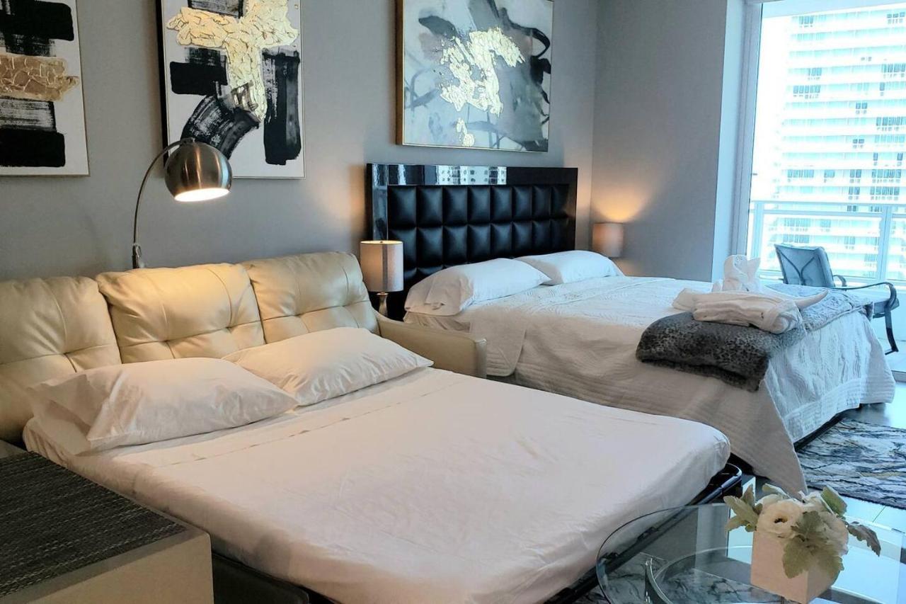 Amazing Located In Upscale-prime Location. Walking Distance To Restaurant Apartment *