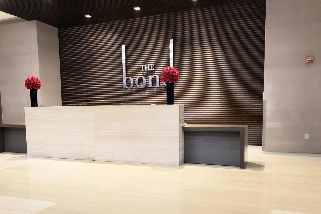 Amazing Located In Upscale-prime Location. Walking Distance To Restaurant Apartment Miami