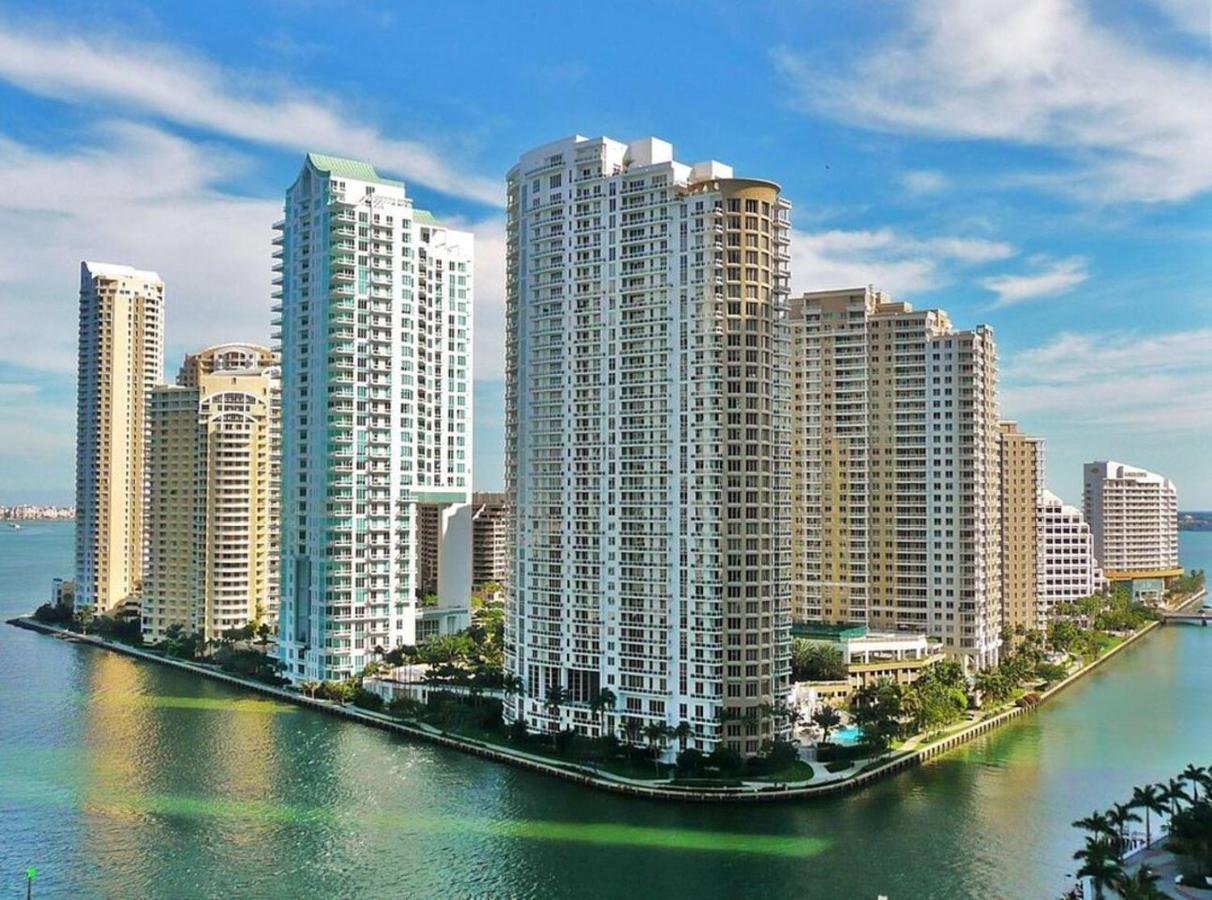 Apartment Amazing Located In Upscale-prime Location. Walking Distance To Restaurant *
