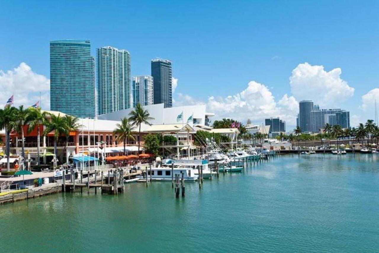 Amazing Located In Upscale-prime Location. Walking Distance To Restaurant Miami