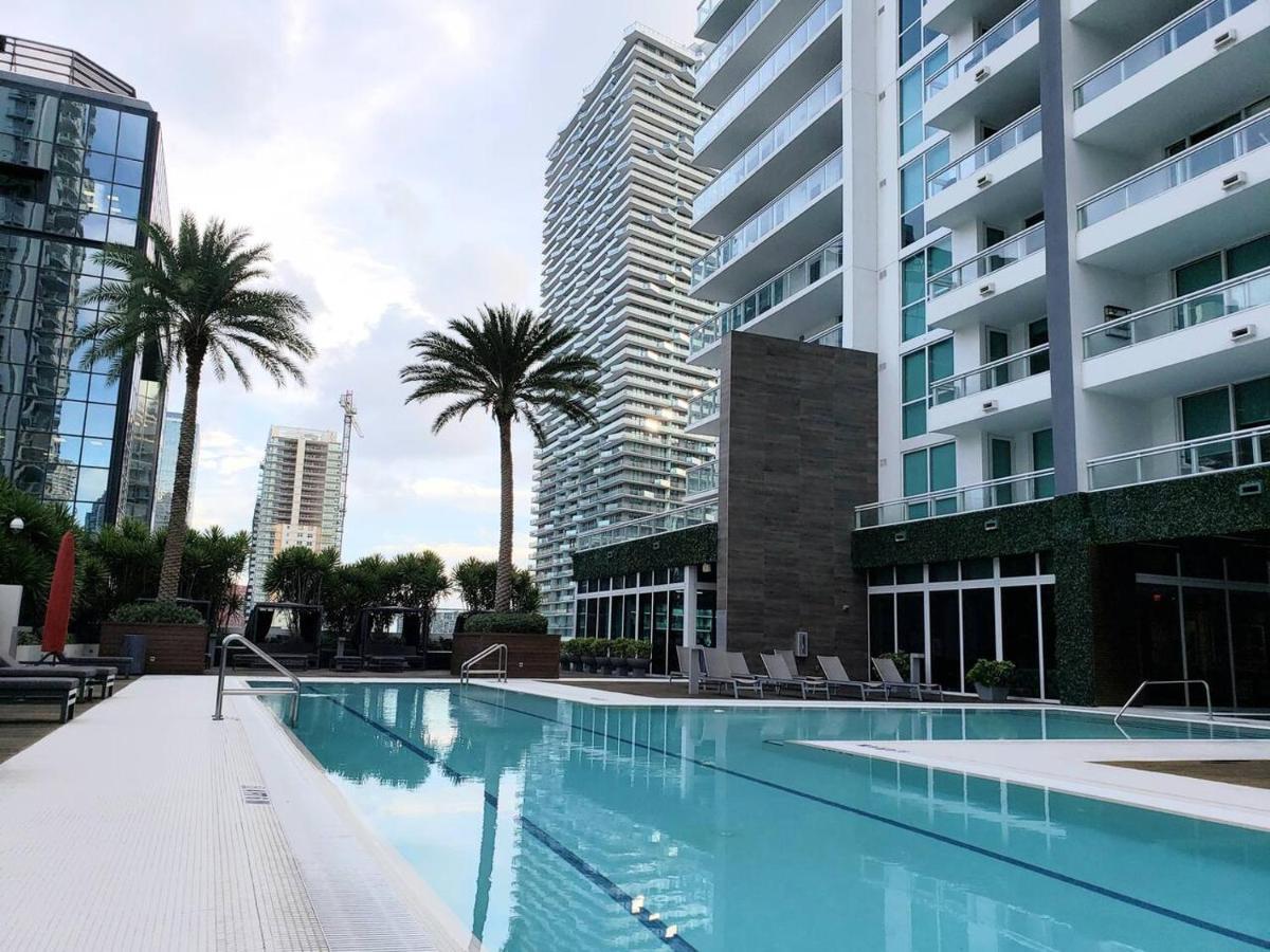 Apartment Amazing Located In Upscale-prime Location. Walking Distance To Restaurant