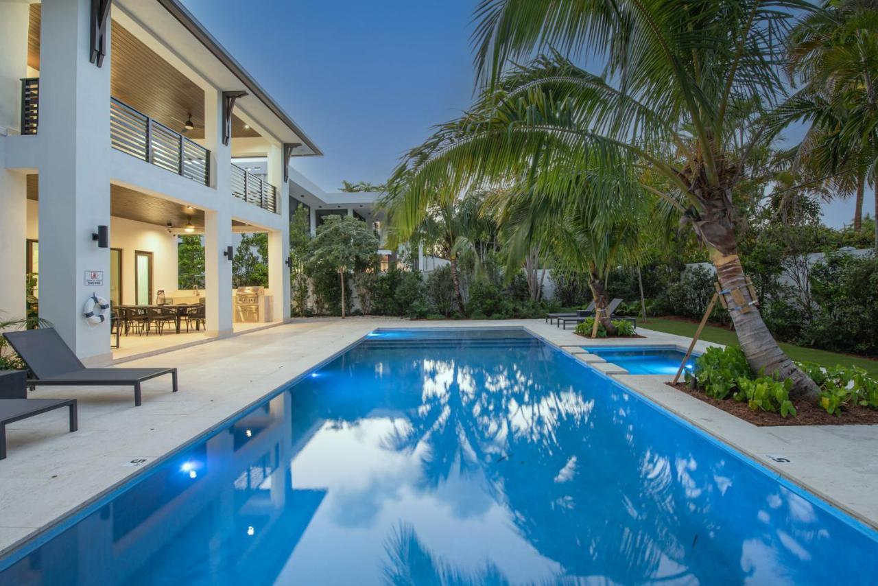 In Coral Gables With Pool Jacuzzi Game Miami