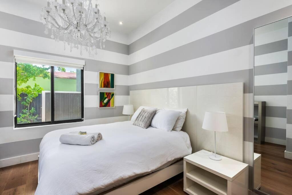 Holiday home In The Design District With Heated Pool Sleeps 10