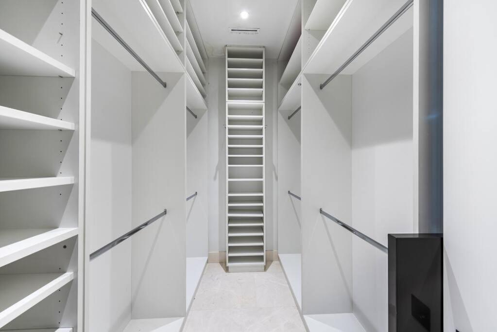 In The Design District With Heated Pool Sleeps 10 Miami