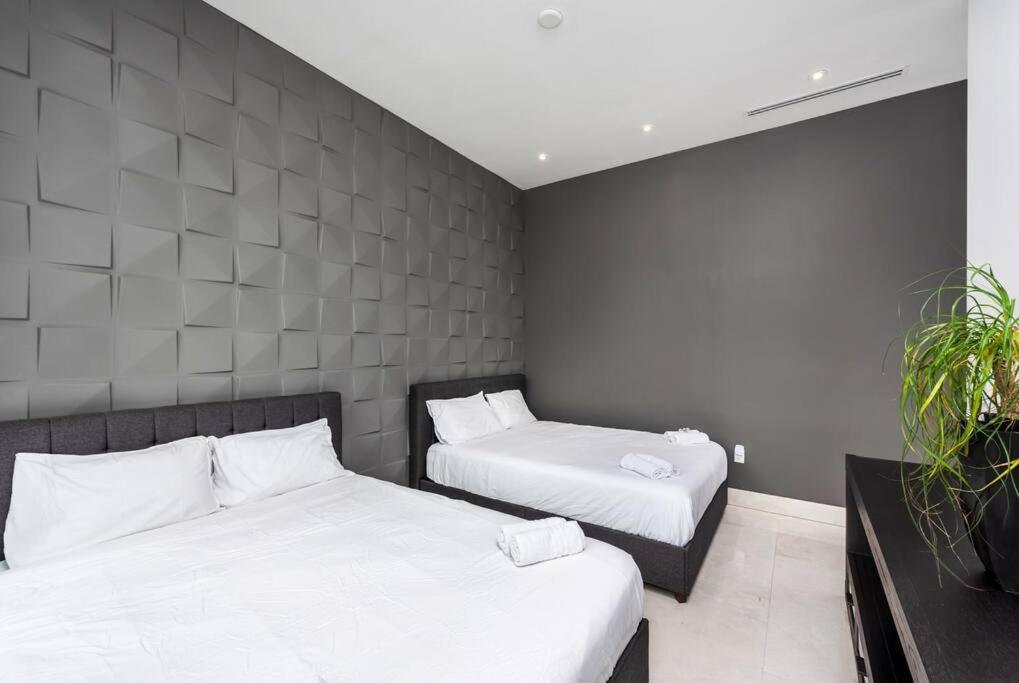 In The Design District With Heated Pool Sleeps 10 Holiday home Miami