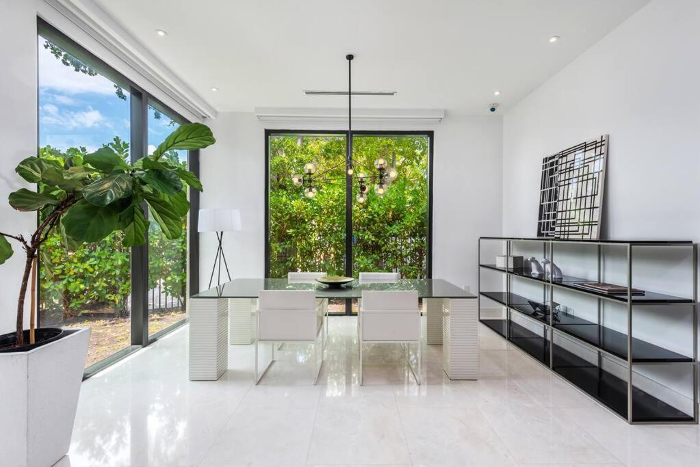Holiday home In The Design District With Heated Pool Sleeps 10