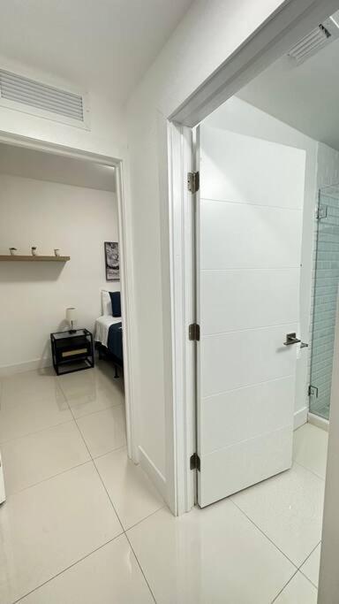 Stanza Hearth Of Design District And Wynwood, Parking, Laundry, Workstation, Fully Equipped Apts, 24/7 Guest Support #1 Apartment Miami