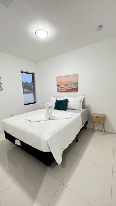 Apartment Stanza Miami: Design District With Workstation & Laundry Miami