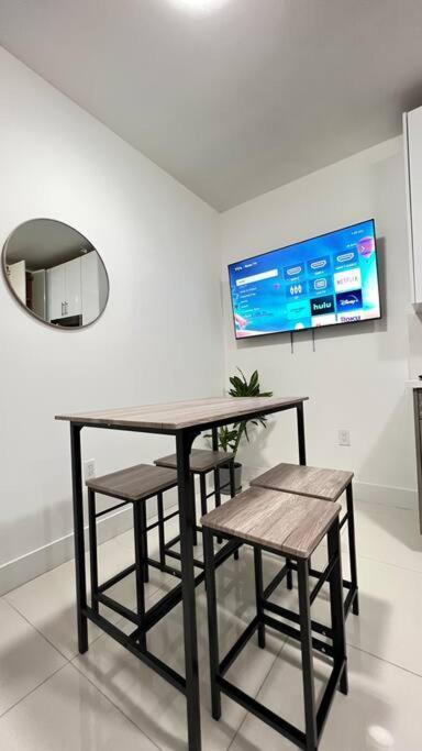 Stanza Miami: Design District With Workstation & Laundry *