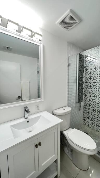 Apartment Stanza Miami: Design District With Workstation & Laundry *