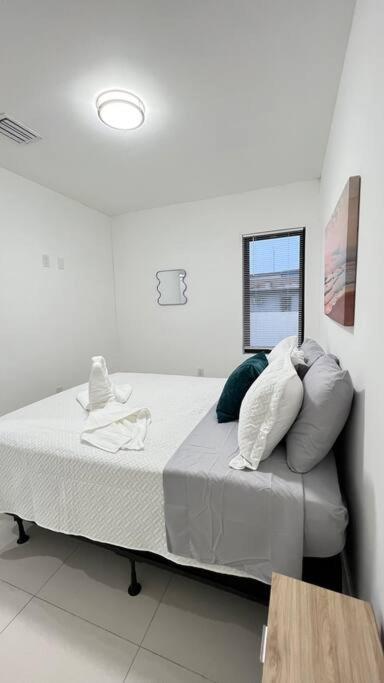 Stanza Miami: Design District With Workstation & Laundry *