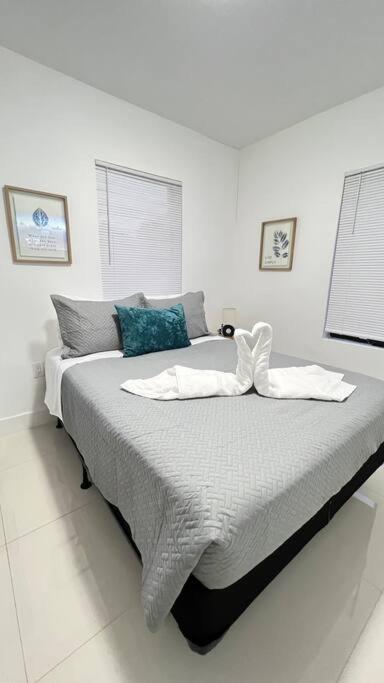Stanza Miami: Design District With Workstation & Laundry Apartment Miami