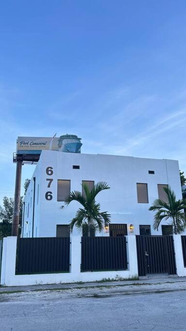 Stanza Miami: Design District With Workstation & Laundry Apartment *
