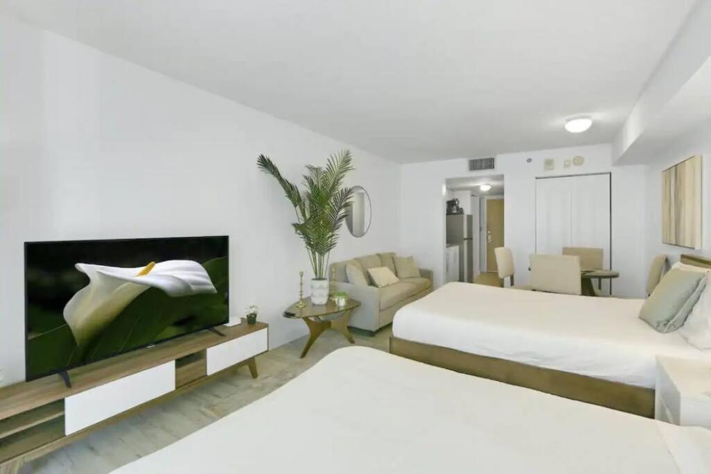Apartment Glam Studio: Sleeps 4 X Pool X Gym X Parking Miami