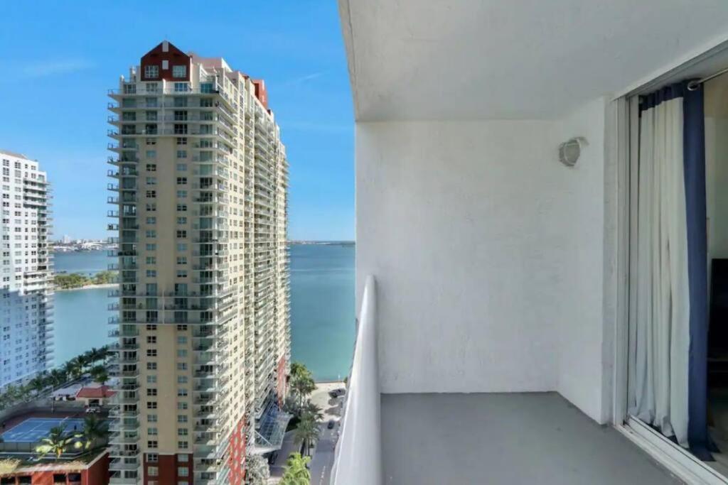 Glam Studio: Sleeps 4 X Pool X Gym X Parking Apartment