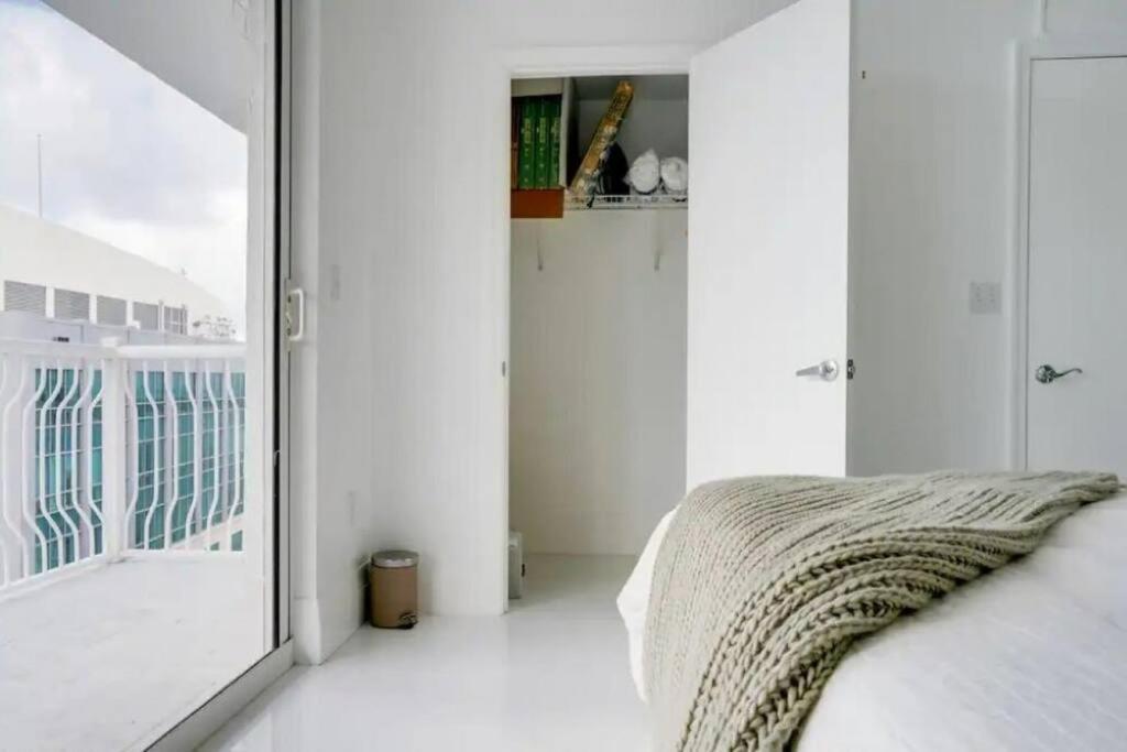 Chic Penthouse: 3br X Pool X Gym X 2 Parking Spots * Miami