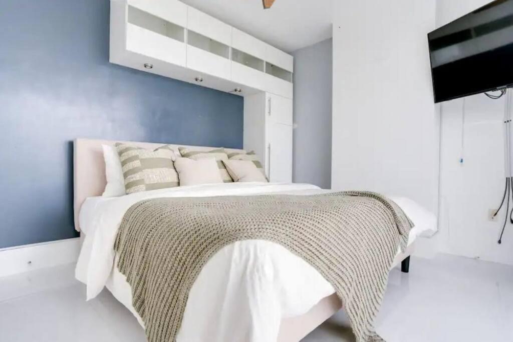 Chic Penthouse: 3br X Pool X Gym X 2 Parking Spots * Miami