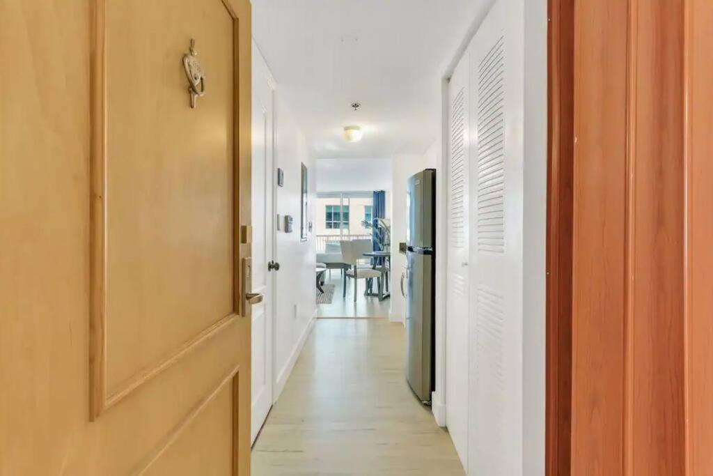 Glam Studio: Sleeps 4 X Pool X Gym X Parking *