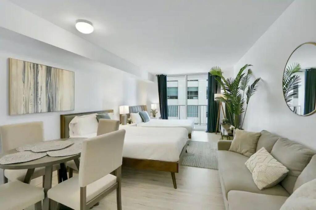 Glam Studio: Sleeps 4 X Pool X Gym X Parking *