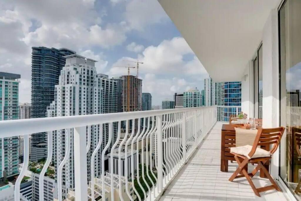 Apartment Chic Penthouse: 3br X Pool X Gym X 2 Parking Spots *