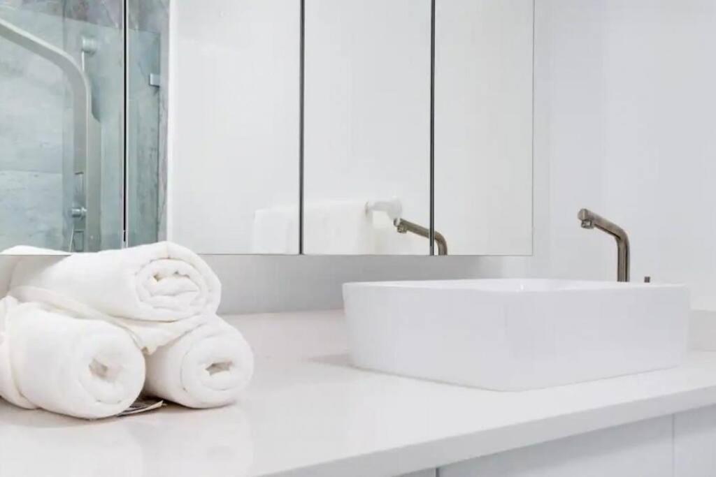 Apartamento Chic Penthouse: 3br X Pool X Gym X 2 Parking Spots *