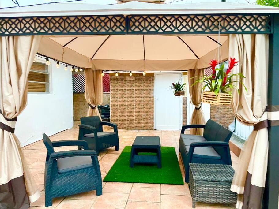 Super Close Beach, Airport, Port, Downtown, Wynwood Holiday home