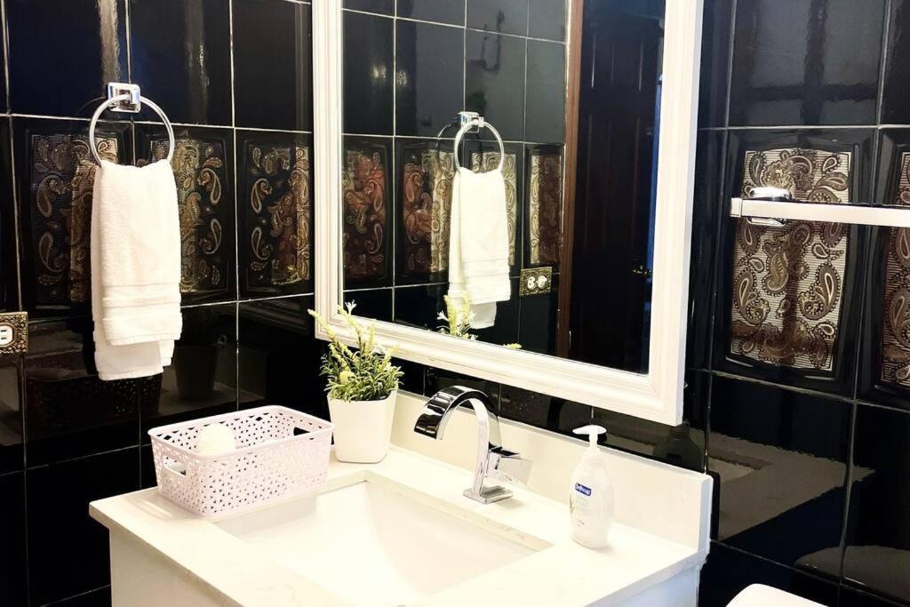 Super Close Beach, Airport, Port, Downtown, Wynwood Holiday home *