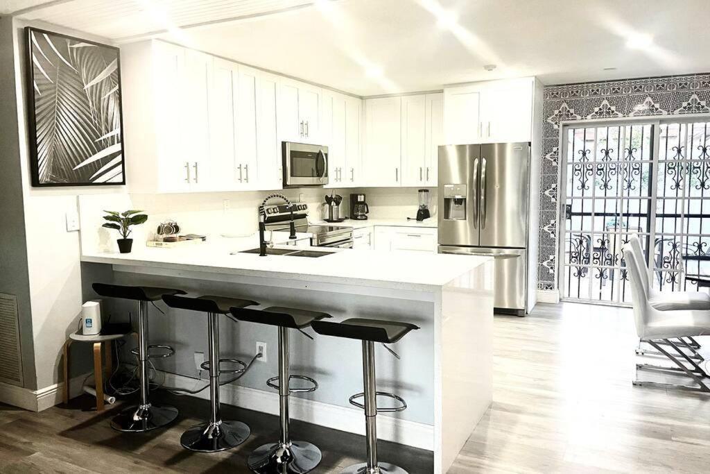 Super Close Beach, Airport, Port, Downtown, Wynwood Holiday home