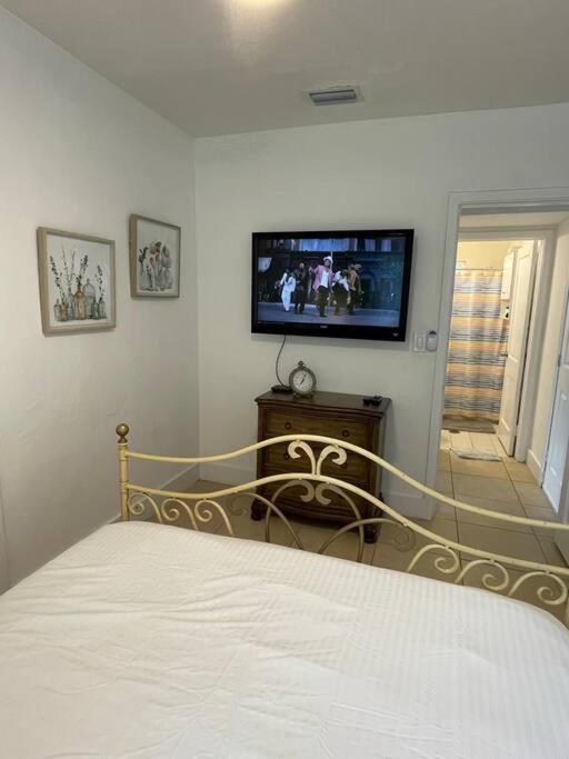 Cozy And Super Location 2 Br Miami