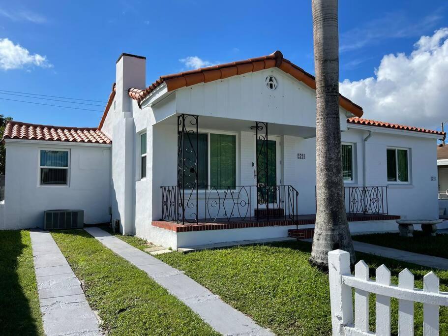Cozy And Super Location 2 Br Holiday home *