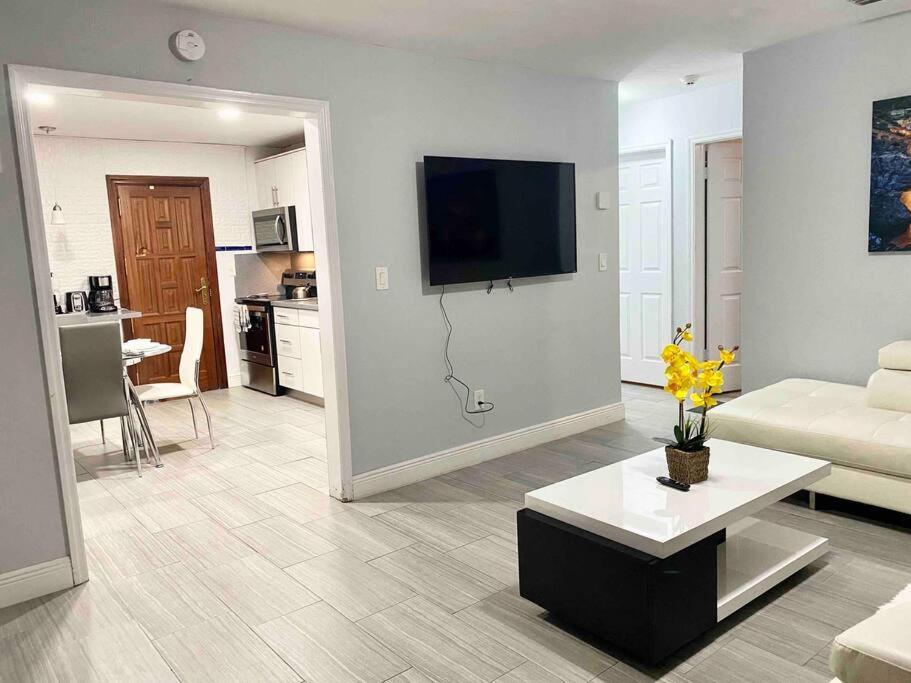 Great Location Downtown/airport/south * Miami
