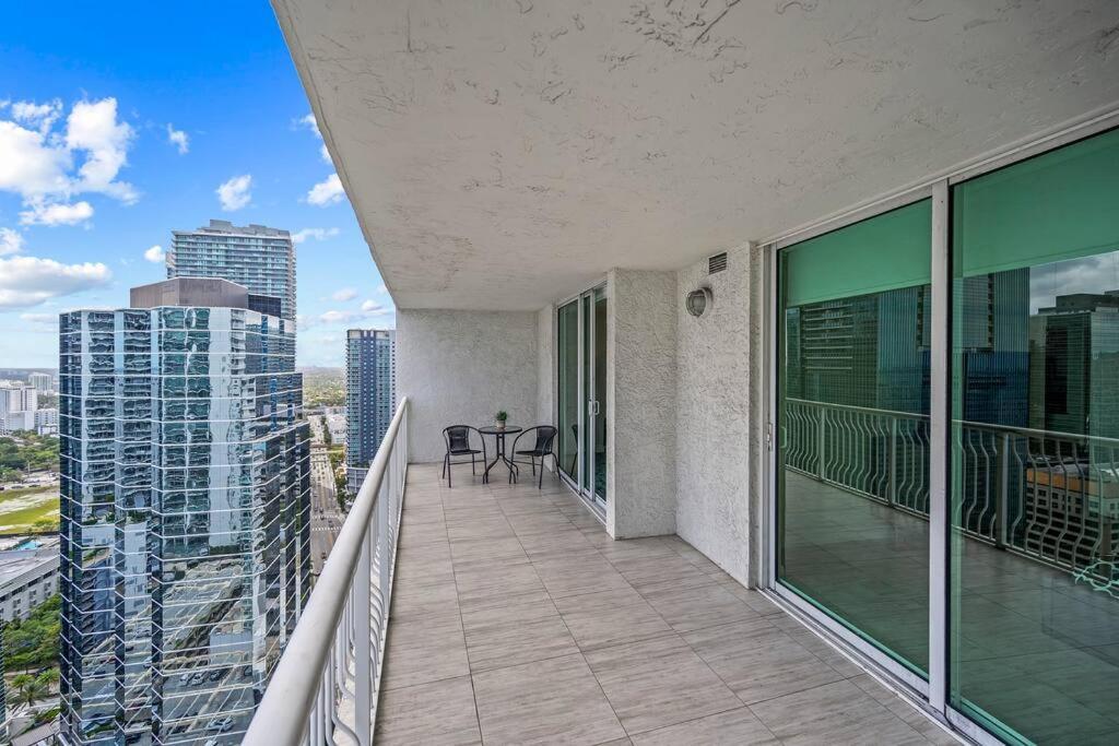 Unit With Ocean & View Club At Brickell Bay *