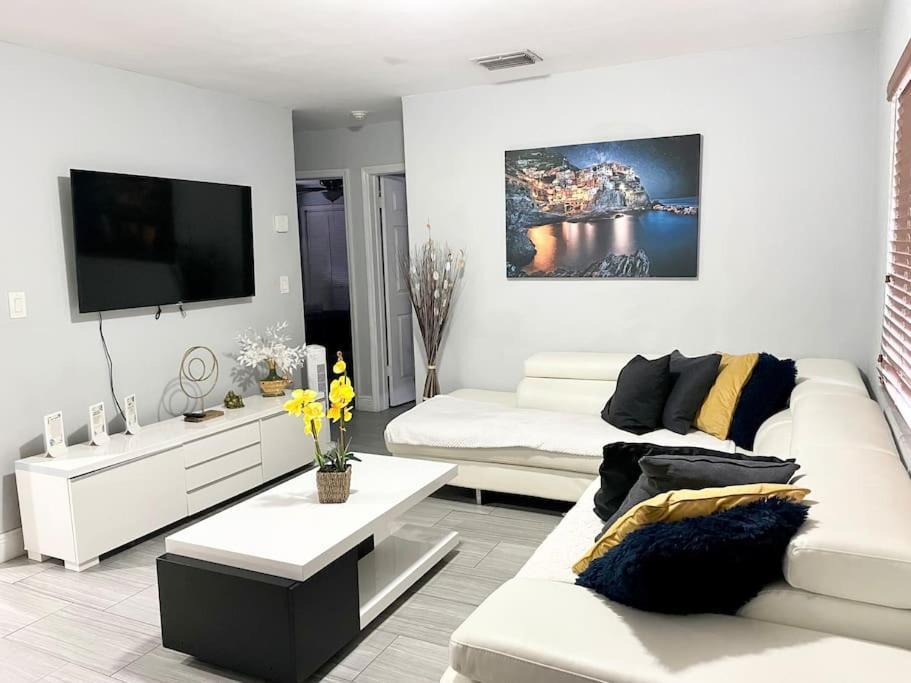 Holiday home Great Location Downtown/airport/south Miami