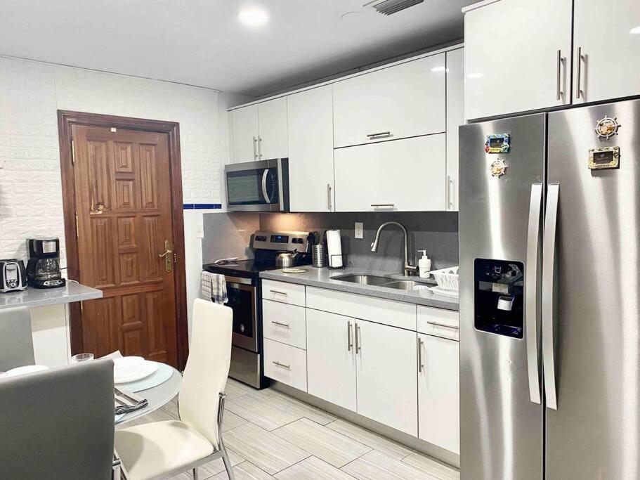 Great Location Downtown/airport/south Holiday home Miami