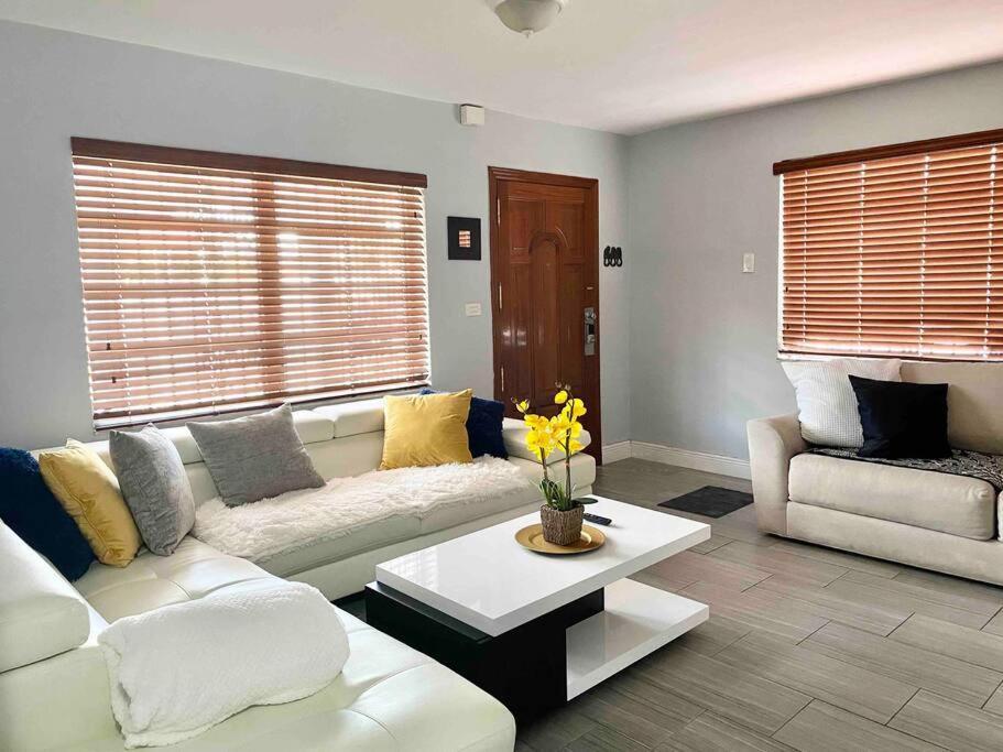 Holiday home Great Location Downtown/airport/south *