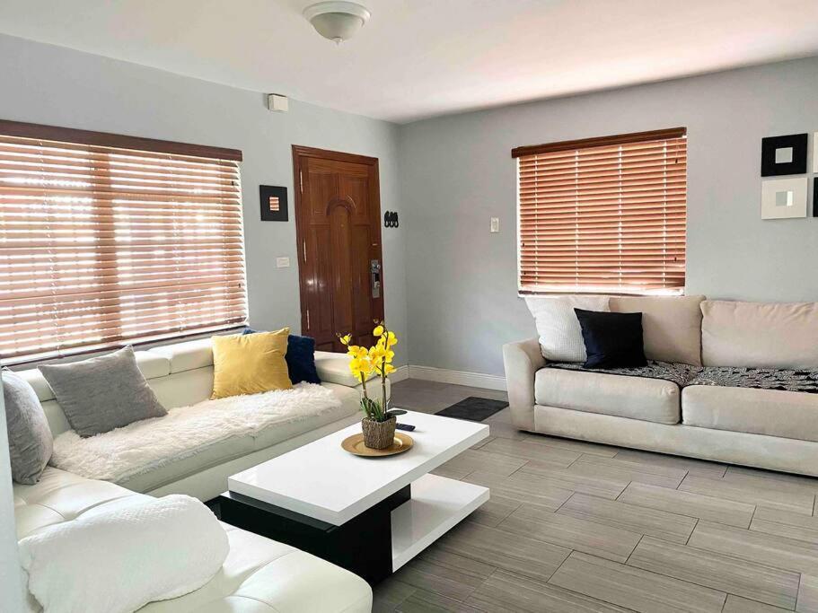 Great Location Downtown/airport/south Holiday home Miami