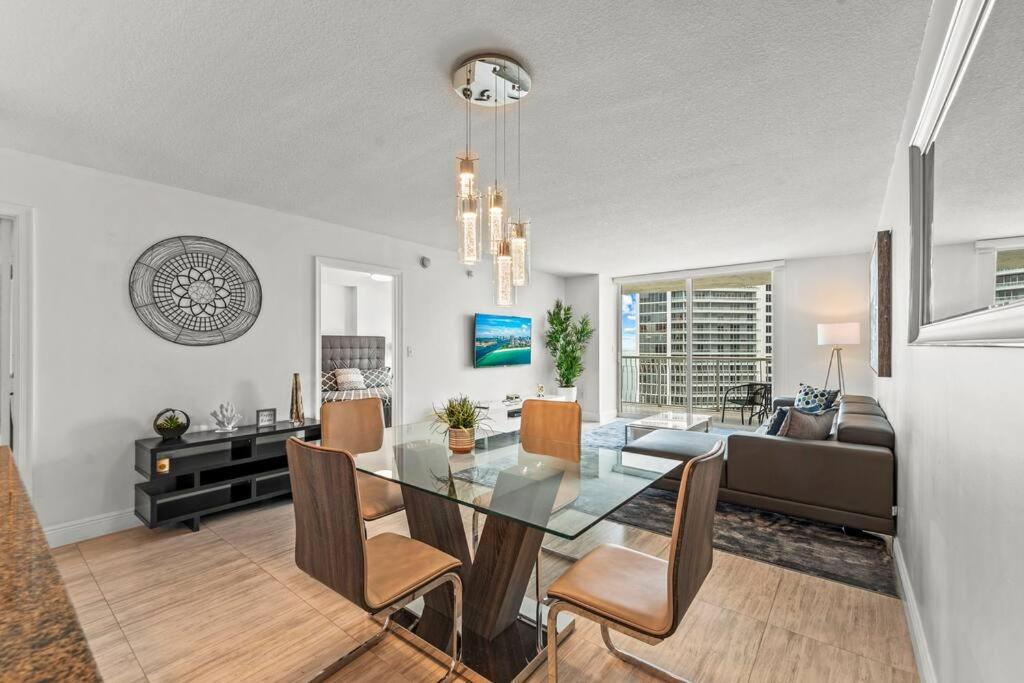 Unit With Ocean & View Club At Brickell Bay