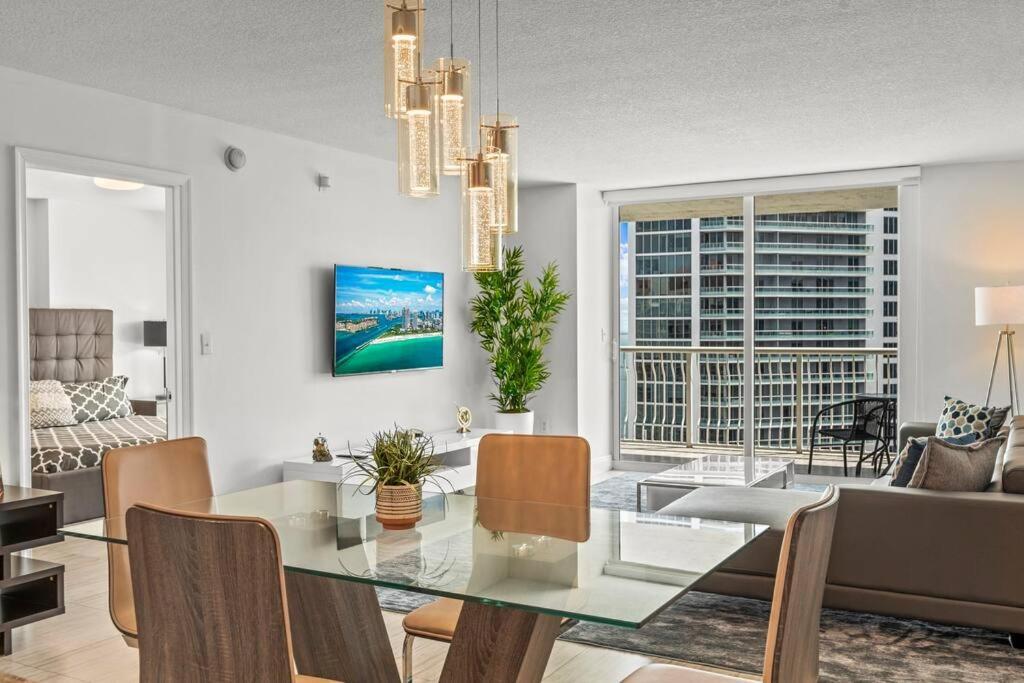 Unit With Ocean & View Club At Brickell Bay Apartment Miami