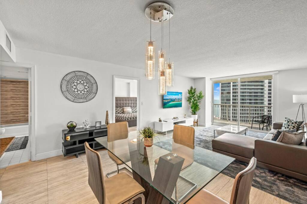 Unit With Ocean & View Club At Brickell Bay