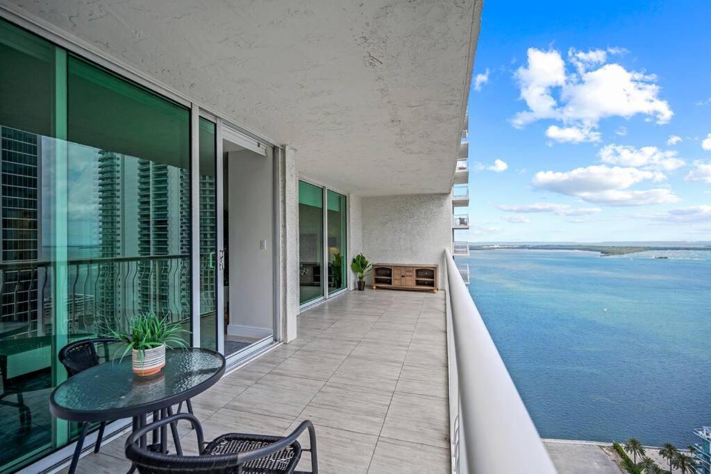 Unit With Ocean & View Club At Brickell Bay Apartment *