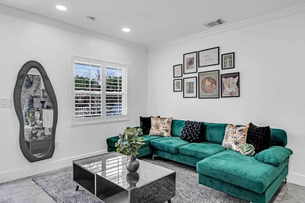 Miami Luxury Home! Next To Miami Airport And Beach * Miami