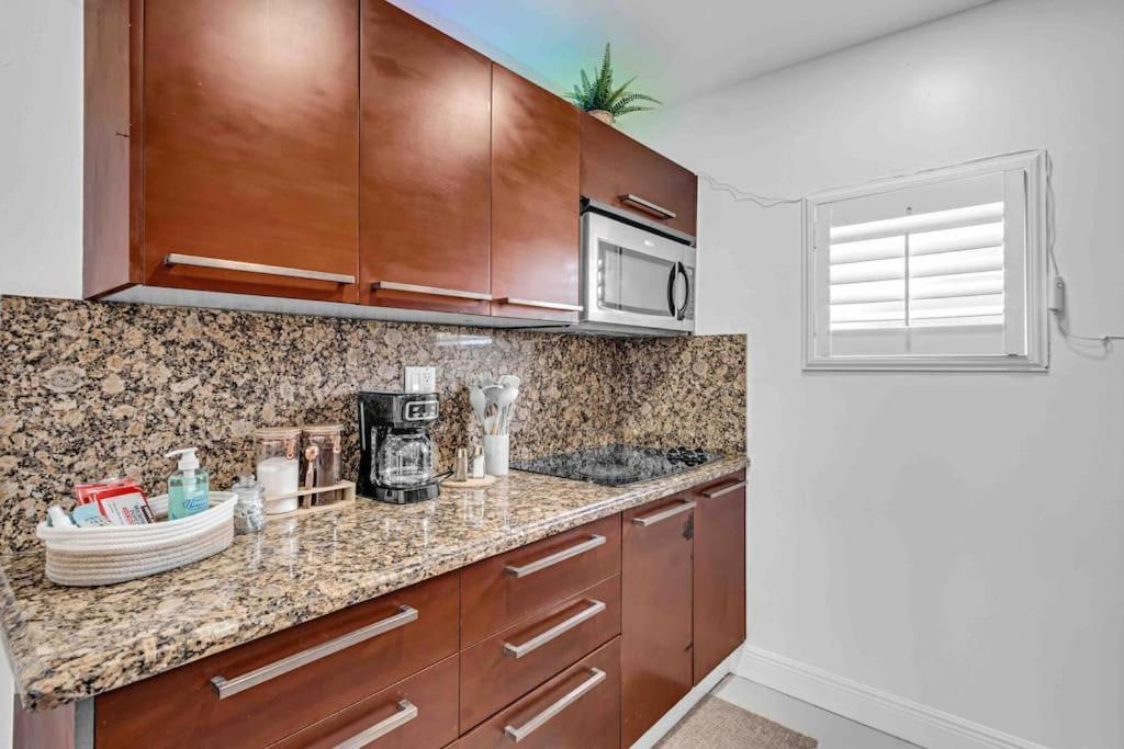 Luxury Miami Home! Next To Miami Beach & Airport Apartment Miami