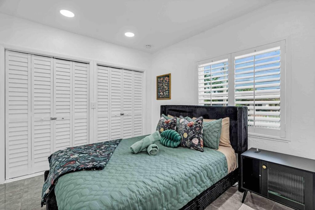 Miami Luxury Home! Next To Miami Airport And Beach