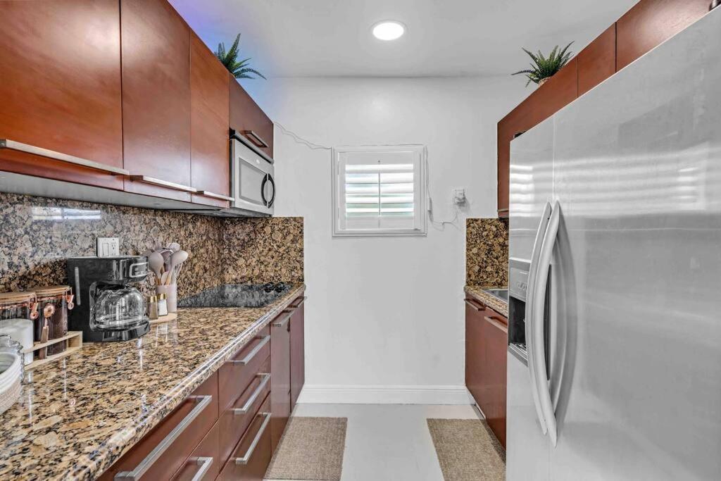 Apartment Luxury Miami Home! Next To Miami Beach & Airport *