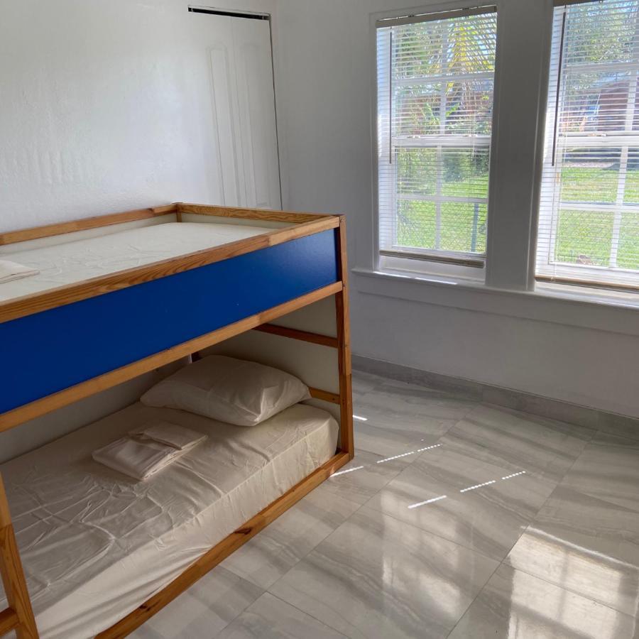 Bed & Breakfast Eco Shared Paradise Miami